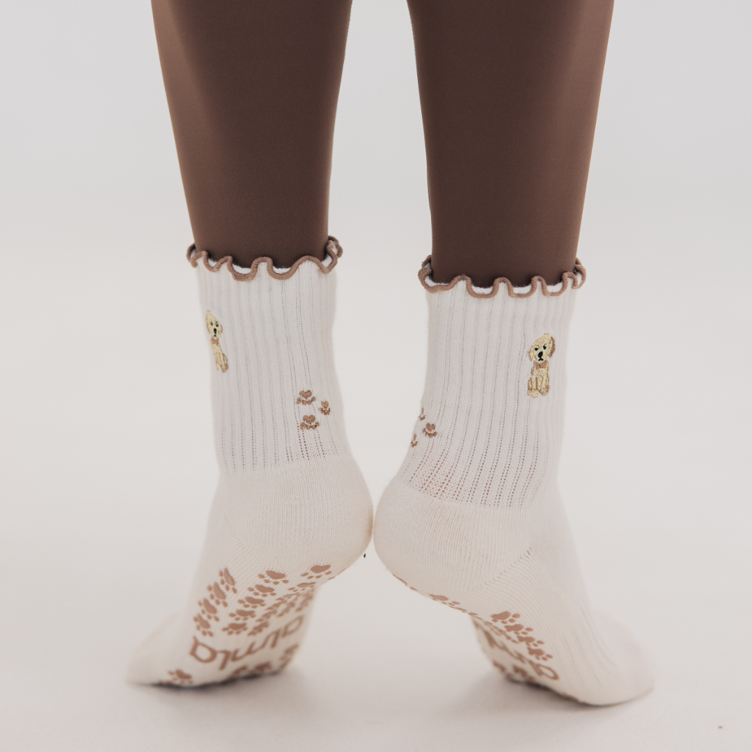 Golden Retriever Ruffle Pilates Socks Brown Paw Shaped Grips